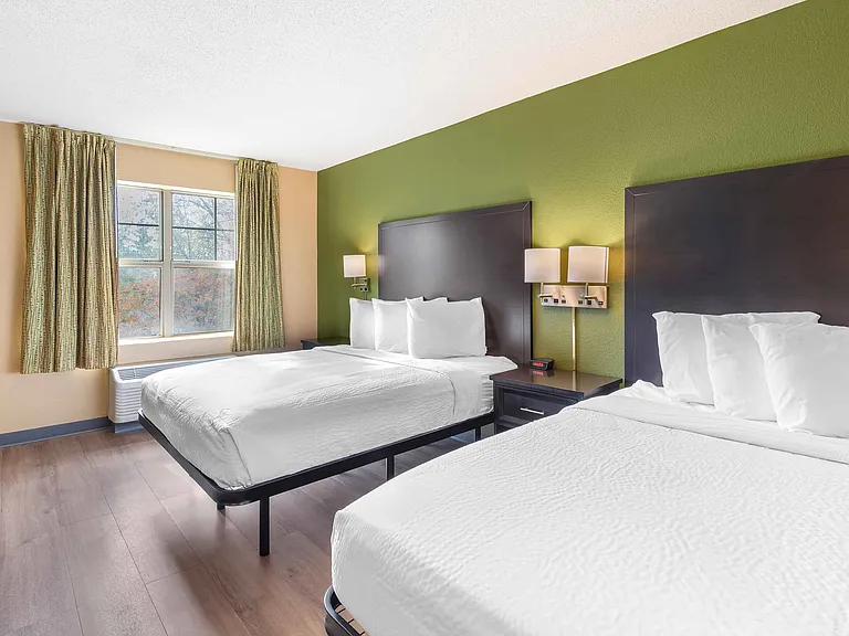 Studio Suite - 2 Full Beds