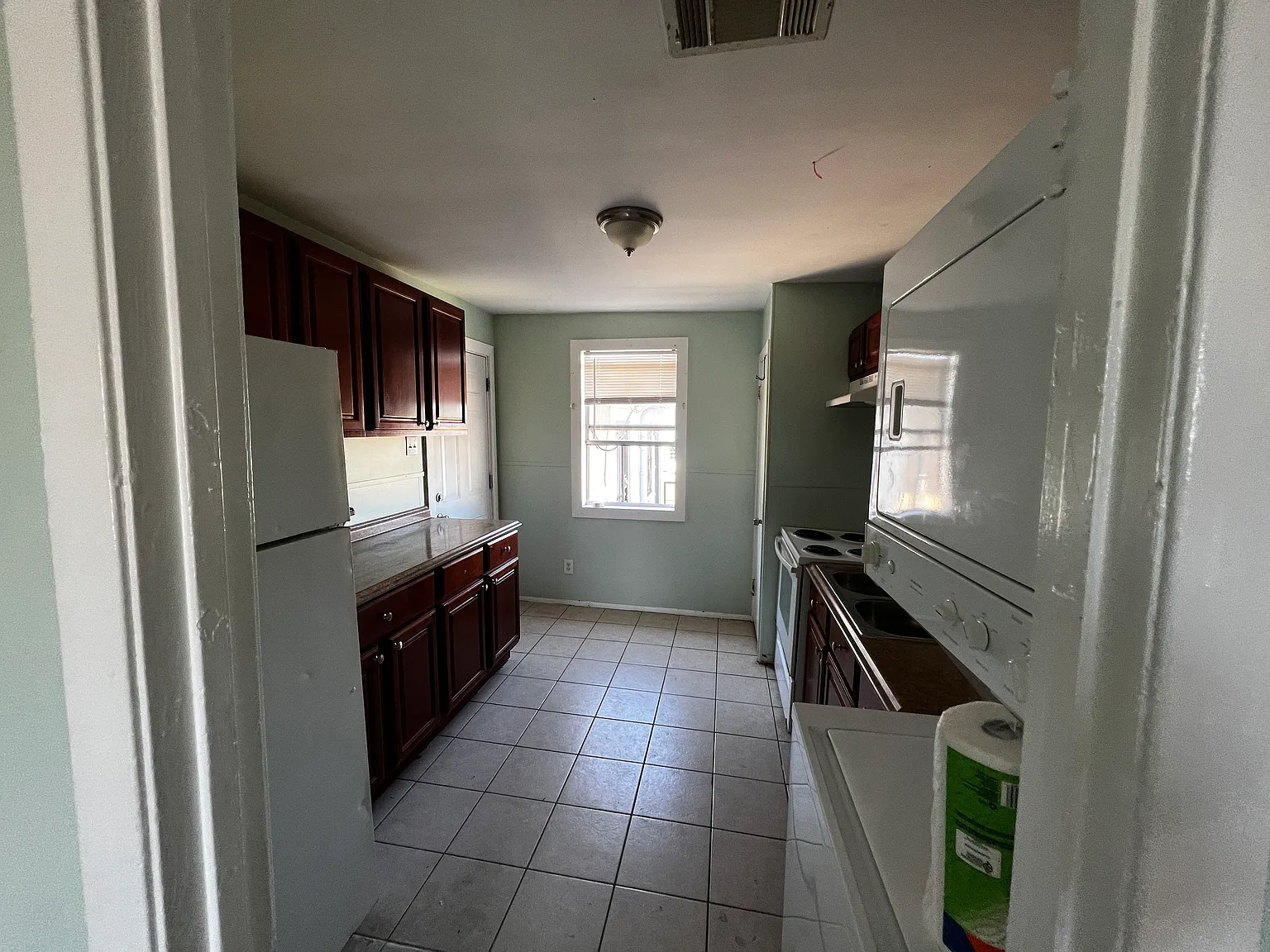 2 bed, 900 sqft, $1,000 — Photo 3