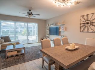1160 Oxford Ln, Naples, FL 34105