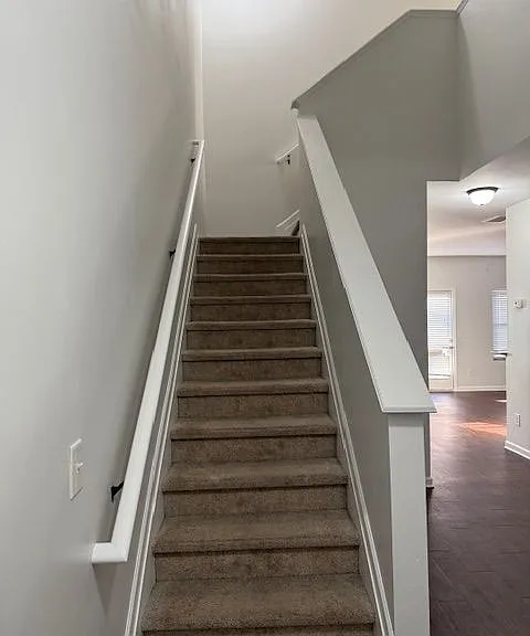 313 Clover Brook Dr — Photo 6