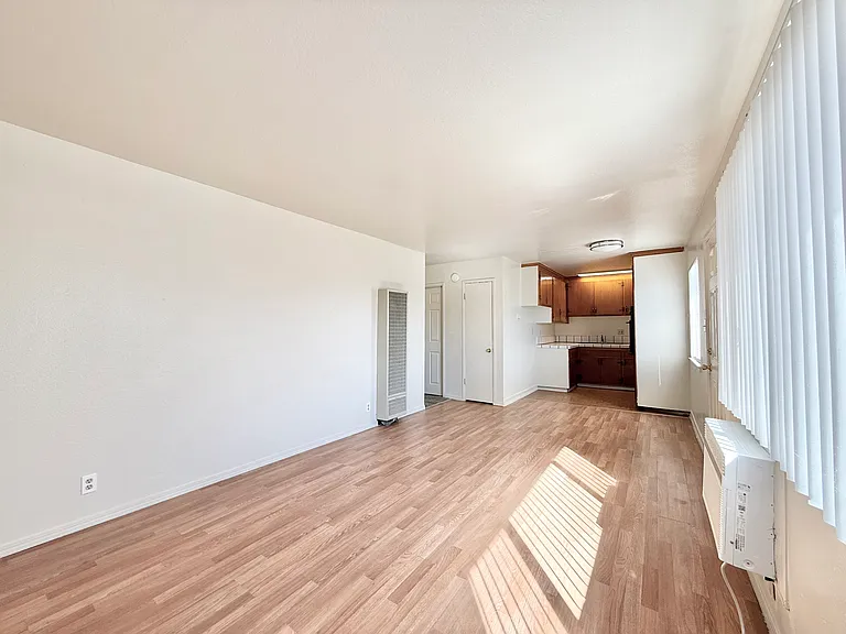 863 Virginia St — Photo 2