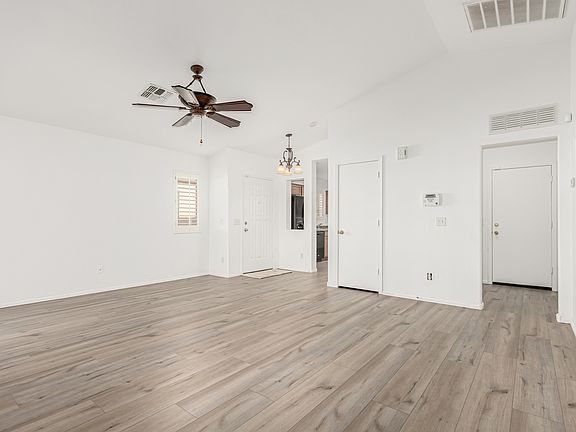 3rd image of 41378 W Pryor Ln