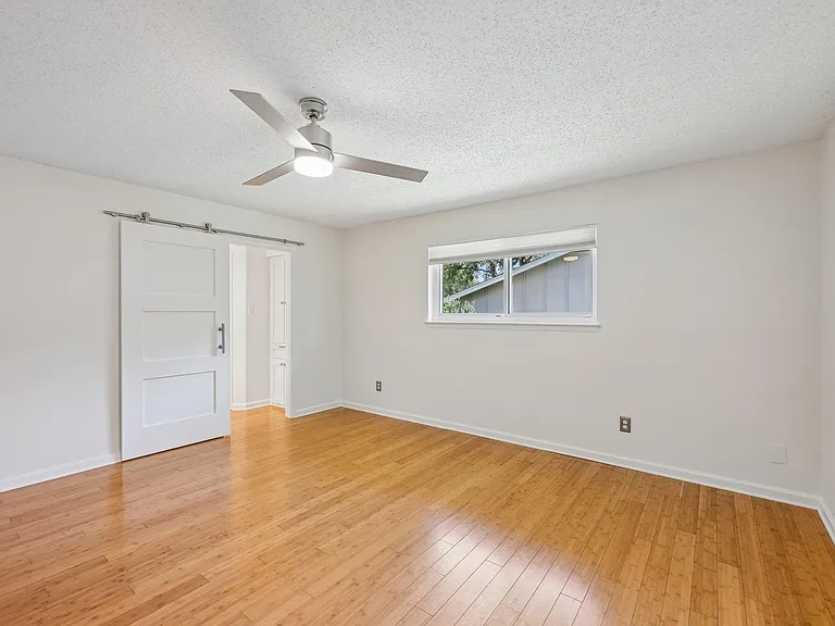 2717 Charlesworth Dr — Photo 23