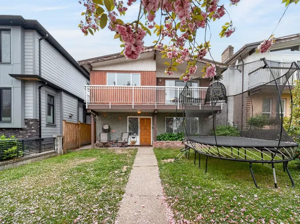 2258 Wenonah St, Vancouver, BC V5N 2Z6