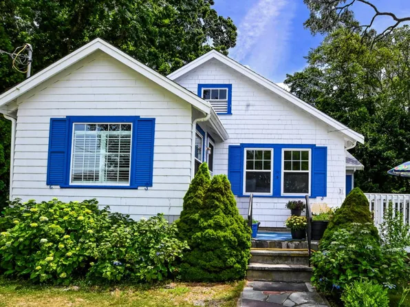 5 Hamlin Avenue, Falmouth, MA 02540