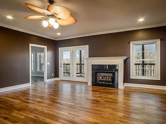 4th image of 4012 Juanita Dr