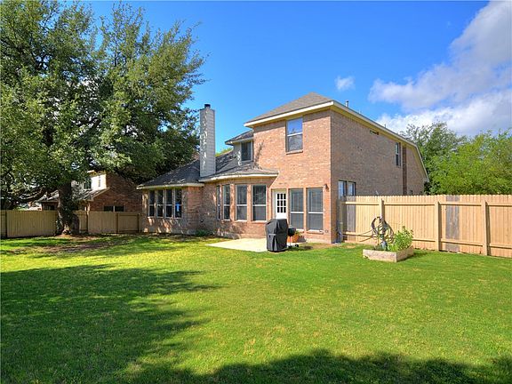 4th image of 2306 Dervingham Dr
