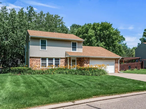 5070 Jonquil Ln N, Plymouth, MN 55442