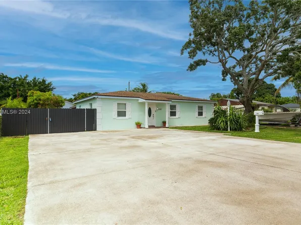 982 NE 4th Ave, Homestead, FL 33030