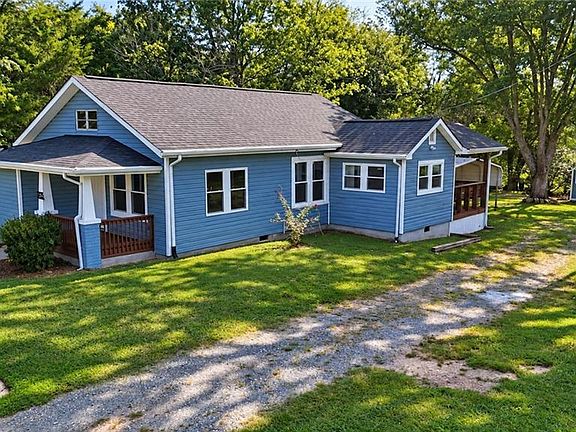 3rd image of 3725 New Walkertown Rd