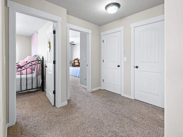 12805 W Berghan St — Photo 31