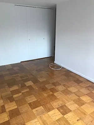 Rented by Carlyle Property Management | media 13