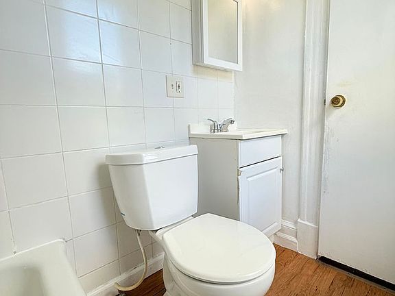 2nd image of 272 Highland Ave #2