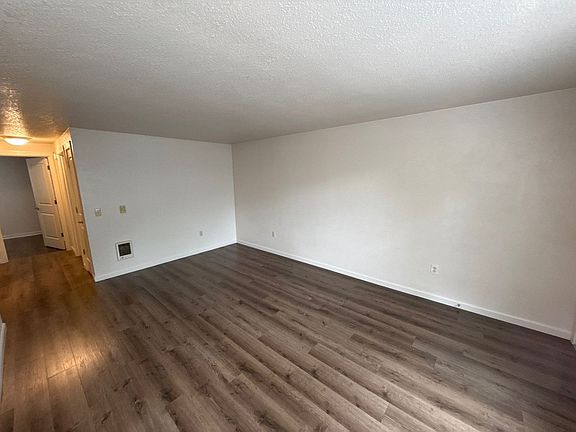 4th image of 903 Bryan Ct
