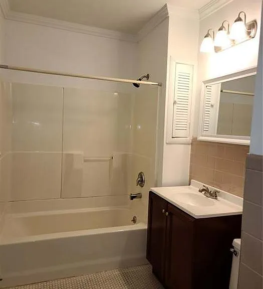 1050 Westcott St #2 — Photo 8