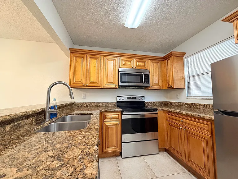 1541 Windorah Way #E — Photo 4