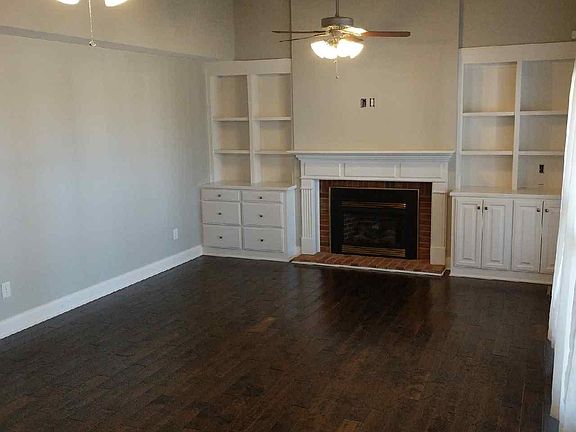 4th image of 121 Stillwind Ct