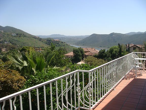 3rd image of 3410 Vista De La Cresta