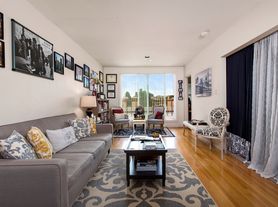 679 Portola Dr, San Francisco, CA