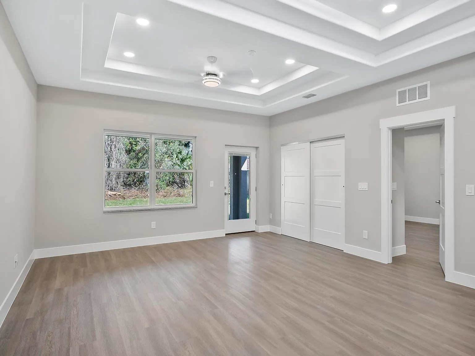 3 bed, 1200 sqft, $1,800 — Photo 3