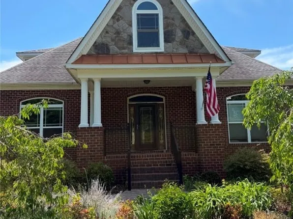 1921 Sharbel Cir, Glen Allen, VA 23059