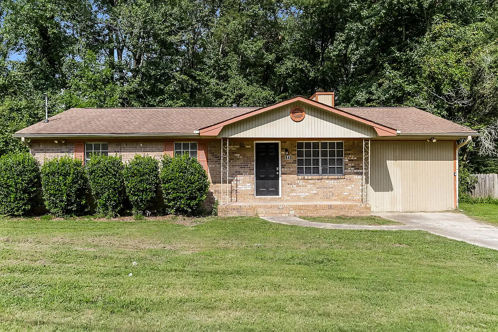 4 bed, 1.5 bath, 1218 sqft, $2,200 — Photo 1