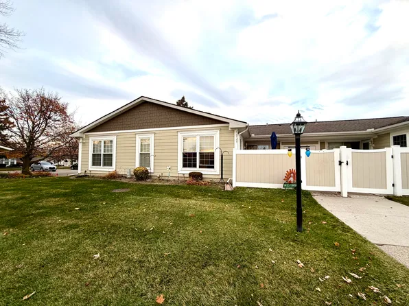 22727 Renford St, Novi, MI 48375