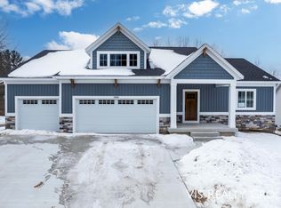 14584 Arcadia Woods Dr, Spring Lake, MI 49456