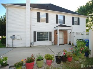 96 Brewster Cir, Old Bridge, NJ 08857