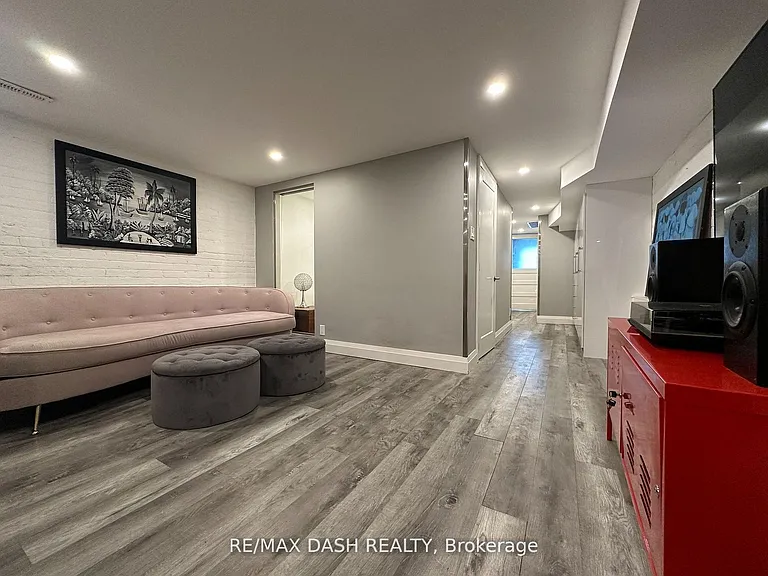 725 Palmerston Ave W #BASEMENT — Photo 2