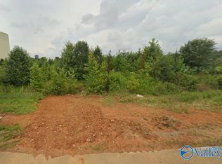 210 Fern Bank Dr, Hazel Green, AL 35750