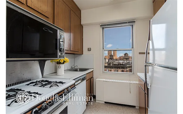 Sold by Douglas Elliman | media 11