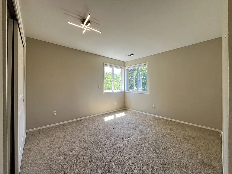 1922 NW New Hope Ct — Photo 52