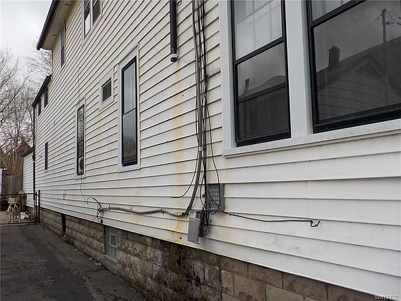 4th image of 51 E End Ave