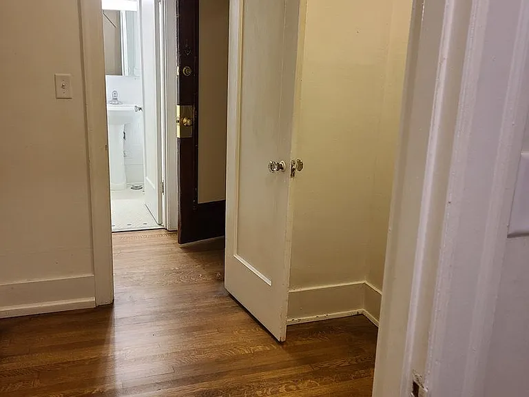 Capitol Building Apartments — Photo 8