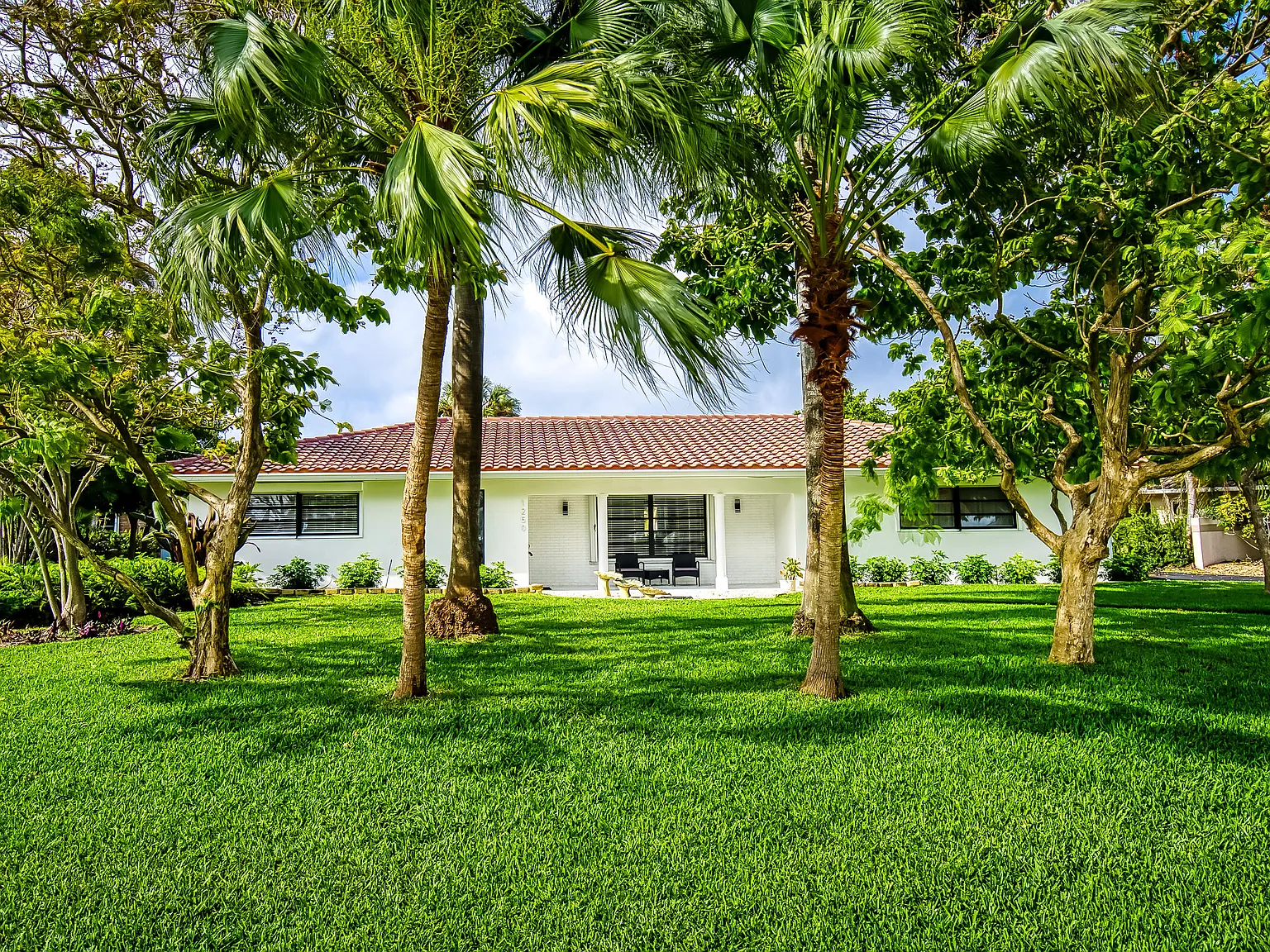 3 bed, 2.0 bath, 1760 sqft, $8,500 — Photo 3