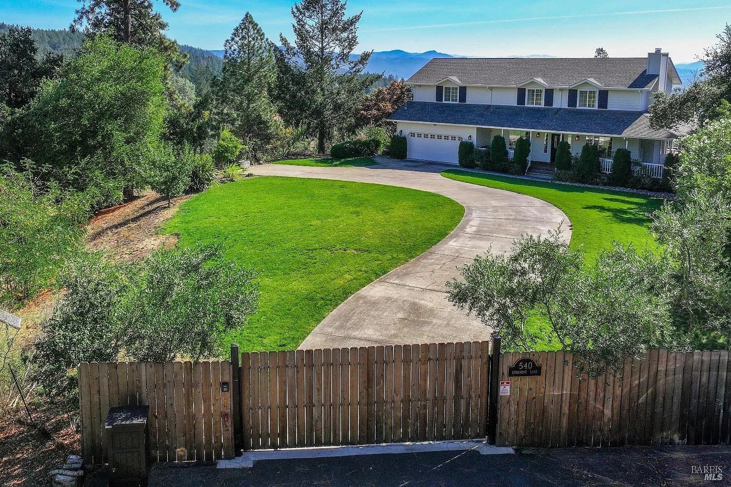 540 Edgemont Lane - Photo 3
