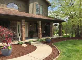 545 Whispering Winds Trl, Fenton, MI 48430