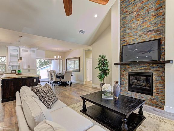 2nd image of 17864 Huckleberry Dr