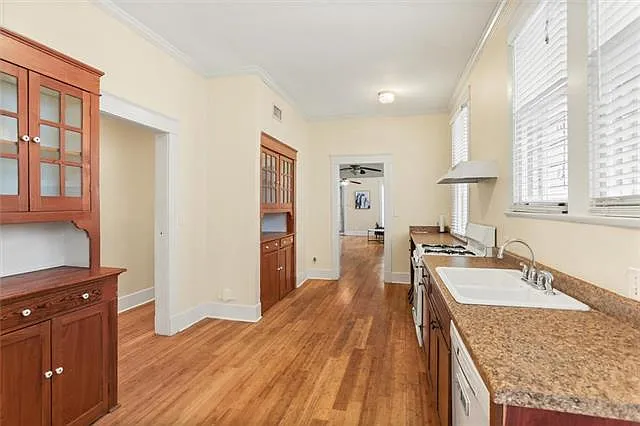 2503 Calhoun St — Photo 7