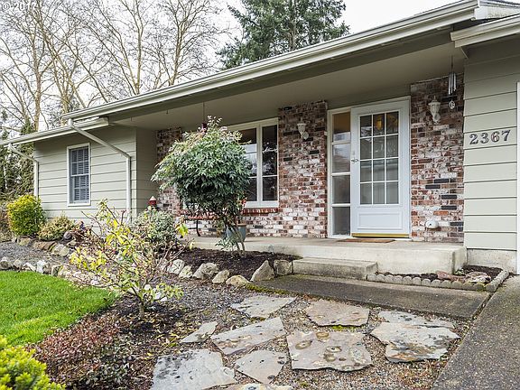 2nd image of 2367 SE Columbine Ct