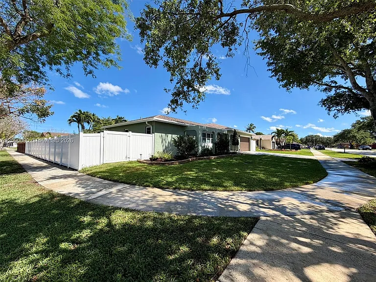5704 SW 116th Ave — Photo 48