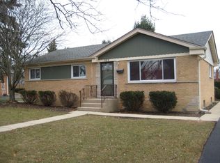 105 Audrey Ln, Mount Prospect, IL 60056