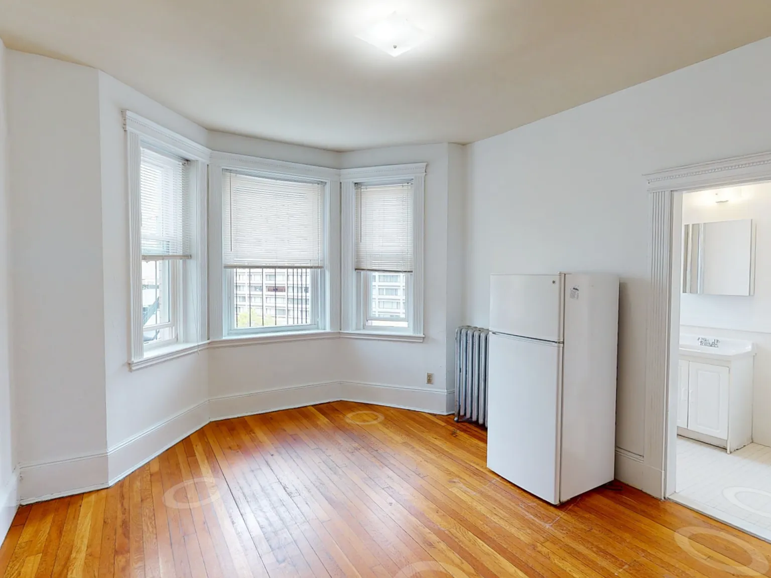 Studio, 500 sqft, $2,350 — Photo 3