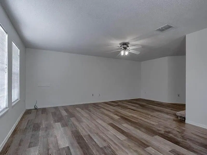 1141 Ranger St — Photo 3