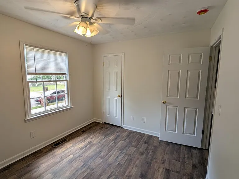 1060 Sandy Springs Rd NW — Photo 22