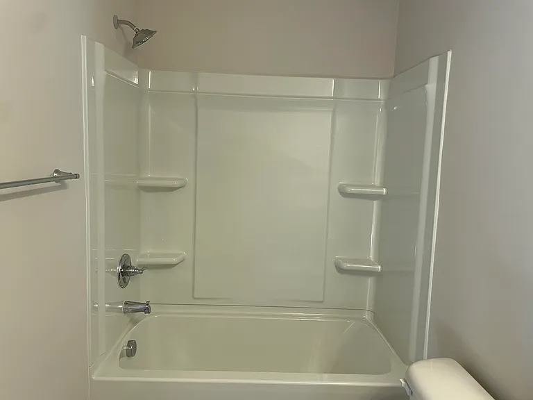 715 Courtland Dr — Photo 13