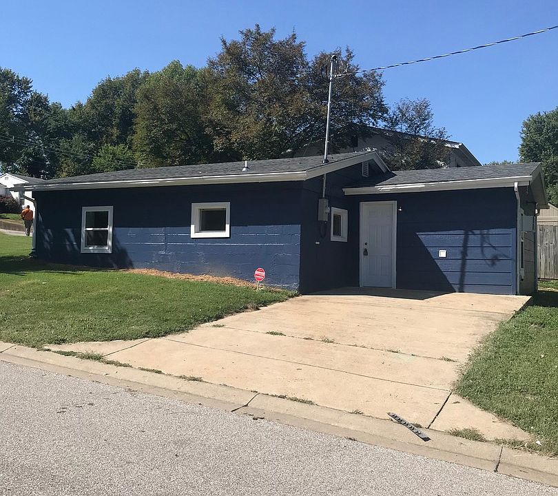 1st image of 203 Gladys Ave