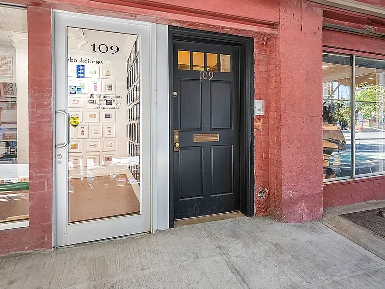 109 W 10th St #1 — Photo 27