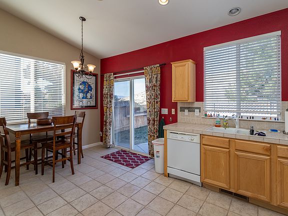3rd image of 3957 Burlington Dr
